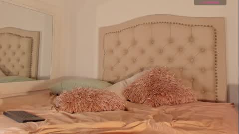 Snapshot of scarlett_grand chatting on 02/09/25, 06:43 Scarlett Grand online show from 02/09/25, 06:43