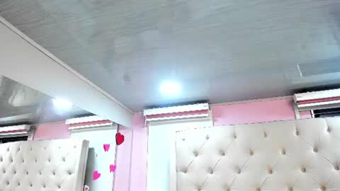 scarlett_leblanc_ online show from 07/04/26, 12:22