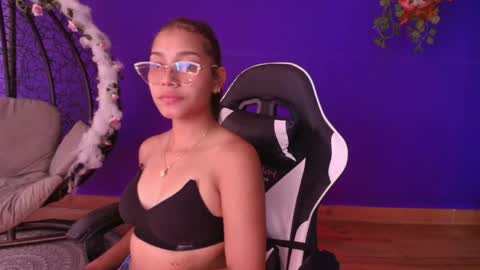 Snapshot of scarlett_lune chatting on 05/24/26, 07:30 scarlett_lune online show from 05/24/26, 07:30