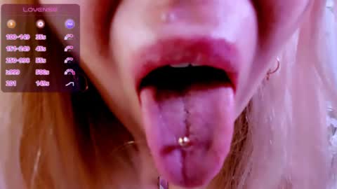 Scarlett online show from 04/17/26, 09:12