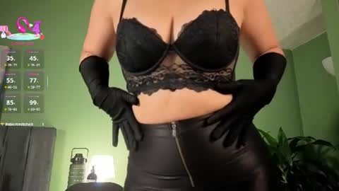 Snapshot of scarlett_moore_ chatting on 06/26/26, 05:17 Scarlett online show from 06/26/26, 05:17