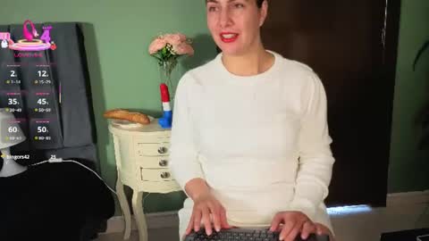 Snapshot of scarlett_moore_ chatting on 07/15/26, 04:56 Scarlett online show from 07/15/26, 04:56