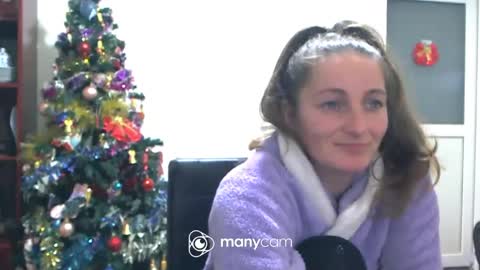 Snapshot of scarlett_queen01 chatting on 12/30/24, 06:20 scarlett_queen01 online show from 12/30/24, 06:20