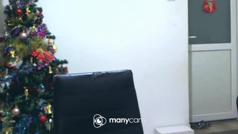 Snapshot of scarlett_queen01 chatting on 01/12/25, 05:34 scarlett_queen01 online show from 01/12/25, 05:34