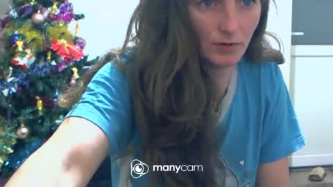 Snapshot of scarlett_queen01 chatting on 01/30/25, 04:37 scarlett_queen01 online show from 01/30/25, 04:37