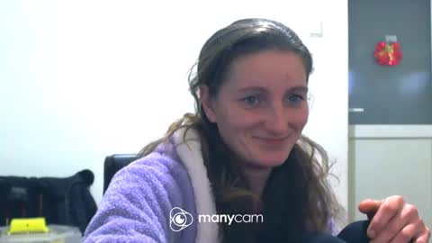Snapshot of scarlett_queen01 chatting on 02/02/25, 06:58 scarlett_queen01 online show from 02/02/25, 06:58