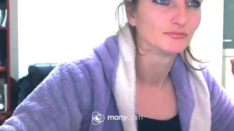 Snapshot of scarlett_queen01 chatting on 02/07/25, 03:34 scarlett_queen01 online show from 02/07/25, 03:34