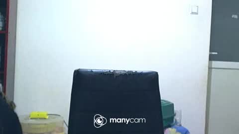 Snapshot of scarlett_queen01 chatting on 03/06/25, 03:13 scarlett_queen01 online show from 03/06/25, 03:13