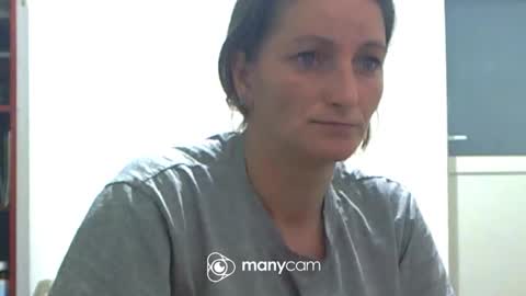 Snapshot of scarlett_queen01 chatting on 09/23/25, 04:04 scarlett_queen01 online show from 09/23/25, 04:04
