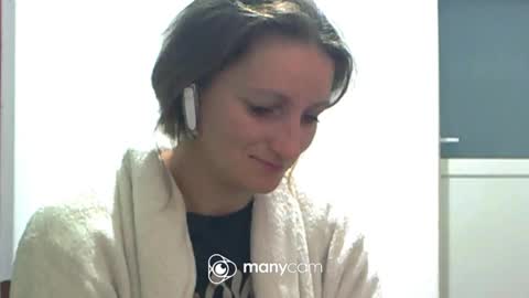 Snapshot of scarlett_queen01 chatting on 10/02/25, 03:13 scarlett_queen01 online show from 10/02/25, 03:13