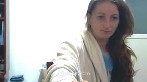 Snapshot of scarlett_queen01 chatting on 10/04/25, 02:20 scarlett_queen01 online show from 10/04/25, 02:20