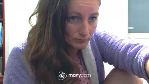 Snapshot of scarlett_queen01 chatting on 10/12/25, 04:33 scarlett_queen01 online show from 10/12/25, 04:33