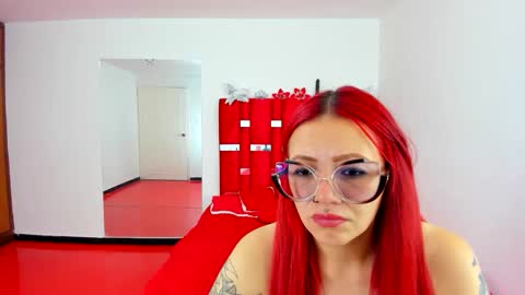 scarlett_red_11 online show from 04/24/26, 04:31