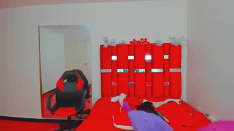 scarlett_red_11 online show from 05/01/26, 04:55