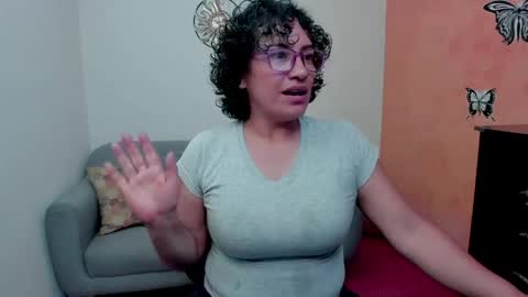 Snapshot of scarlett_sax chatting on 05/17/26, 12:19 Scarlett sax online show from 05/17/26, 12:19