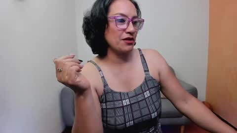 Snapshot of scarlett_sax chatting on 05/29/26, 10:19 Scarlett sax online show from 05/29/26, 10:19