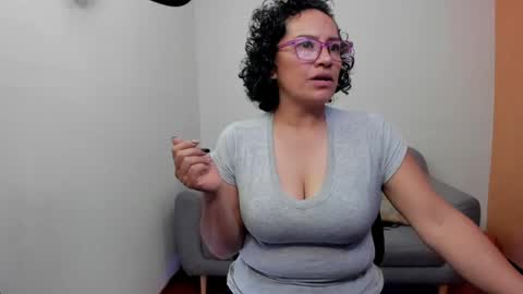 Snapshot of scarlett_sax chatting on 06/03/26, 11:43 Scarlett sax online show from 06/03/26, 11:43