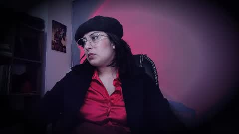 Snapshot of scarlett_sen chatting on 06/10/26, 02:38 Mistress Scarlett online show from 06/10/26, 02:38