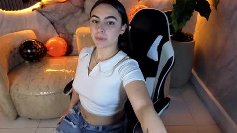 Scarlett online show from 10/15/25, 01:55