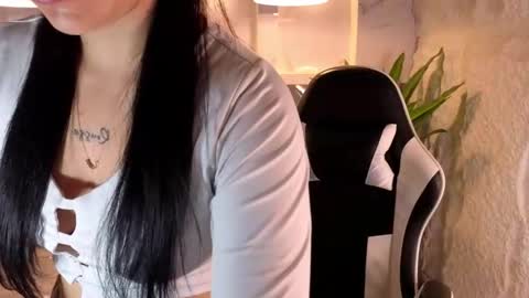 Scarlett online show from 12/21/25, 12:45