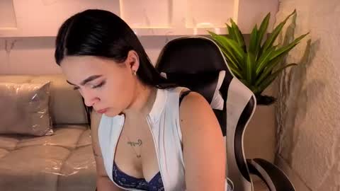 Scarlett online show from 12/22/25, 12:57