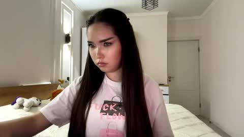 scarlettleszczynski online show from 04/14/26, 02:23