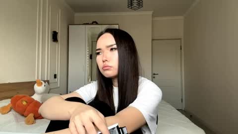 scarlettleszczynski online show from 04/15/26, 11:17