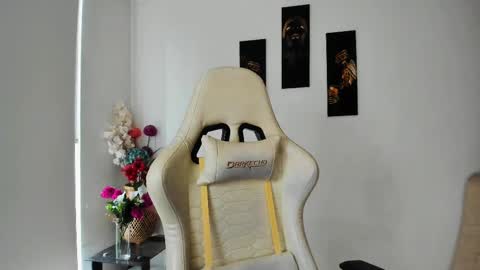 Scarlett online show from 02/13/25, 09:17