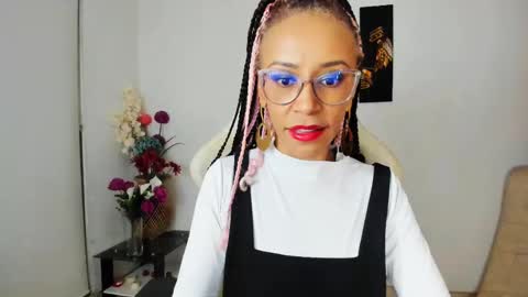 Scarlett online show from 02/14/25, 12:19