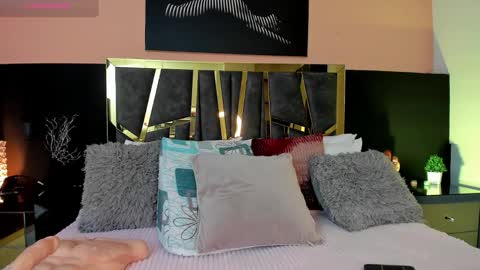 scarlettorres online show from 12/02/25, 06:47