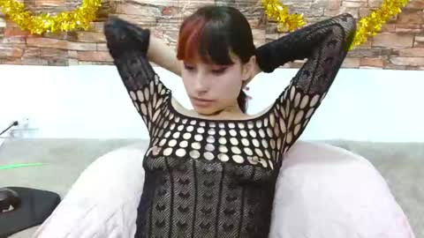 Snapshot of scarlettpinkcs chatting on 12/04/24, 04:38 Scarlett pink online show from 12/04/24, 04:38