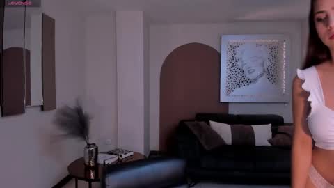 Snapshot of scarlettrosex1 chatting on 02/18/26, 07:43 Scarlett Rose online show from 02/18/26, 07:43