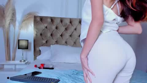 scarlett online show from 11/04/25, 01:54