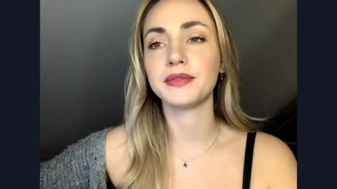 Snapshot of scarlettxblonde chatting on 05/15/26, 08:32 ScarlettxBlonde online show from 05/15/26, 08:32