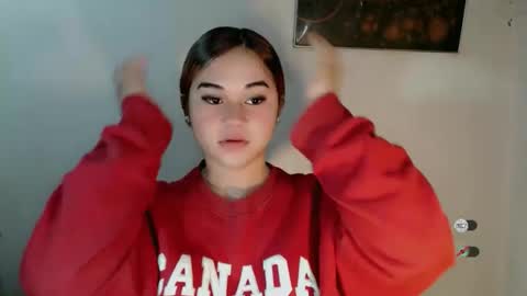 Snapshot of scarletvamp chatting on 01/18/26, 02:21 scarletvamp online show from 01/18/26, 02:21