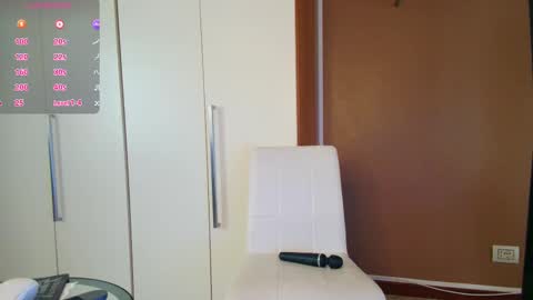 Cristal online show from 10/15/25, 08:36