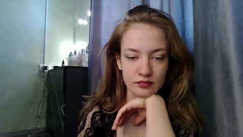 Snapshot of scented_elsa chatting on 05/25/26, 07:36 Elsa online show from 05/25/26, 07:36