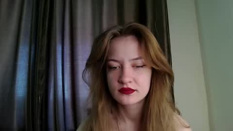 Snapshot of scented_elsa chatting on 05/29/26, 07:39 Elsa online show from 05/29/26, 07:39
