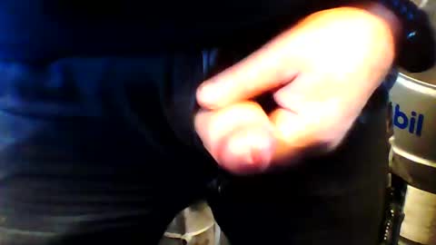 Snapshot of schmaichi chatting on 12/17/24, 08:56 schmaichi online show from 12/17/24, 08:56