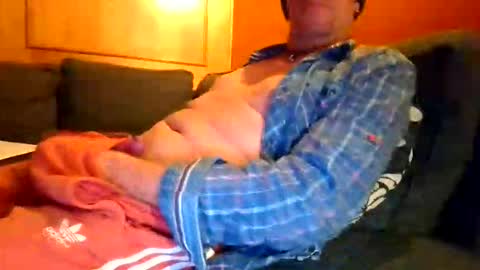 schmuhbaer1 online show from 12/03/25, 02:19