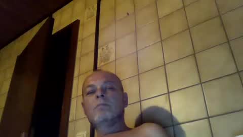 schnibschnab online show from 10/19/25, 12:11