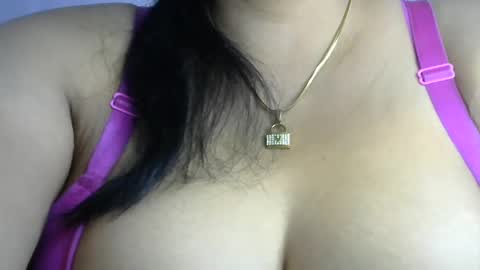 Snapshot of schoco_milf chatting on 12/30/24, 09:40 mai latina online show from 12/30/24, 09:40
