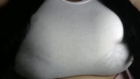 mai latina online show from 10/24/25, 12:01