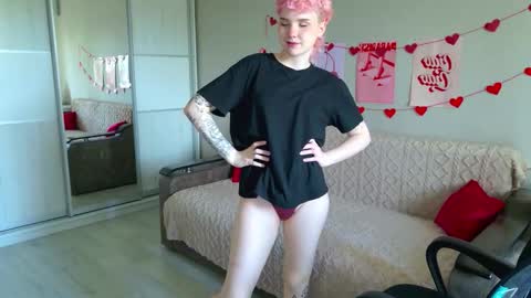 Snapshot of school_love chatting on 09/25/25, 11:03 Rina online show from 09/25/25, 11:03