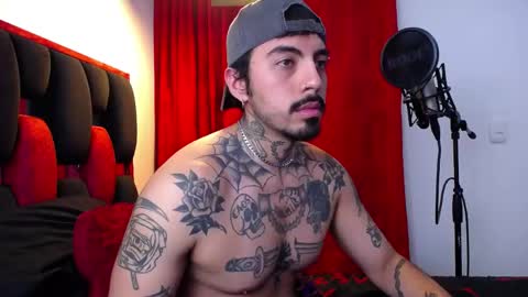 Snapshot of scockpion_ chatting on 05/16/26, 04:53 Alejandro help me to reach 200 thumps up online show from 05/16/26, 04:53