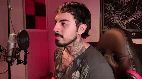 Alejandro help me to reach 200 thumps up online show from 07/02/26, 07:58
