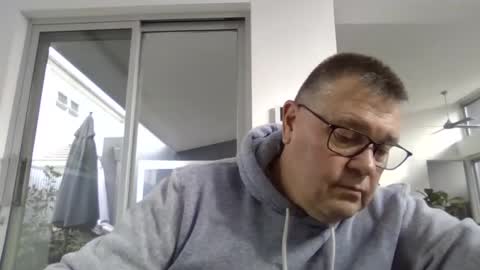 Snapshot of scoobs71 chatting on 06/02/26, 12:45 Scoobs online show from 06/02/26, 12:45