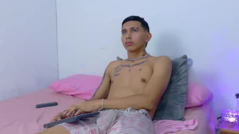 Snapshot of scook_gray chatting on 06/17/26, 04:41 scook_gray online show from 06/17/26, 04:41