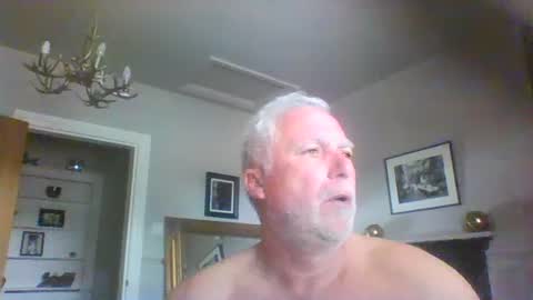 Snapshot of scoti55 chatting on 08/01/26, 02:05 scoti55 online show from 08/01/26, 02:05
