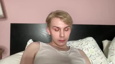 Snapshot of scottish_twink01 chatting on 09/27/25, 04:34 danny online show from 09/27/25, 04:34